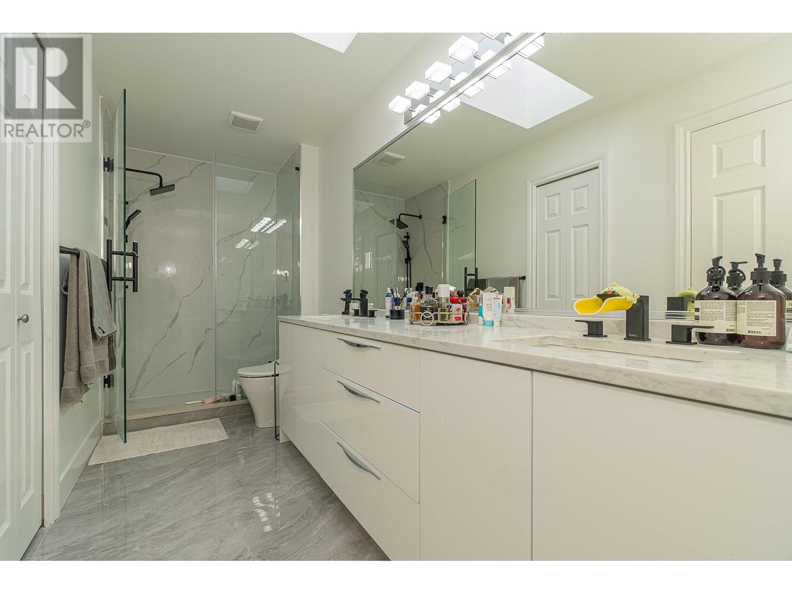 Listing Picture 19 of 31 : 7 7060 BLUNDELL ROAD, Richmond / 烈治文 - 魯藝地產 Yvonne Lu Group - MLS Medallion Club Member