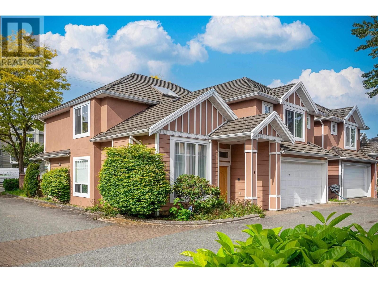 Listing Picture 2 of 31 : 7 7060 BLUNDELL ROAD, Richmond / 烈治文 - 魯藝地產 Yvonne Lu Group - MLS Medallion Club Member