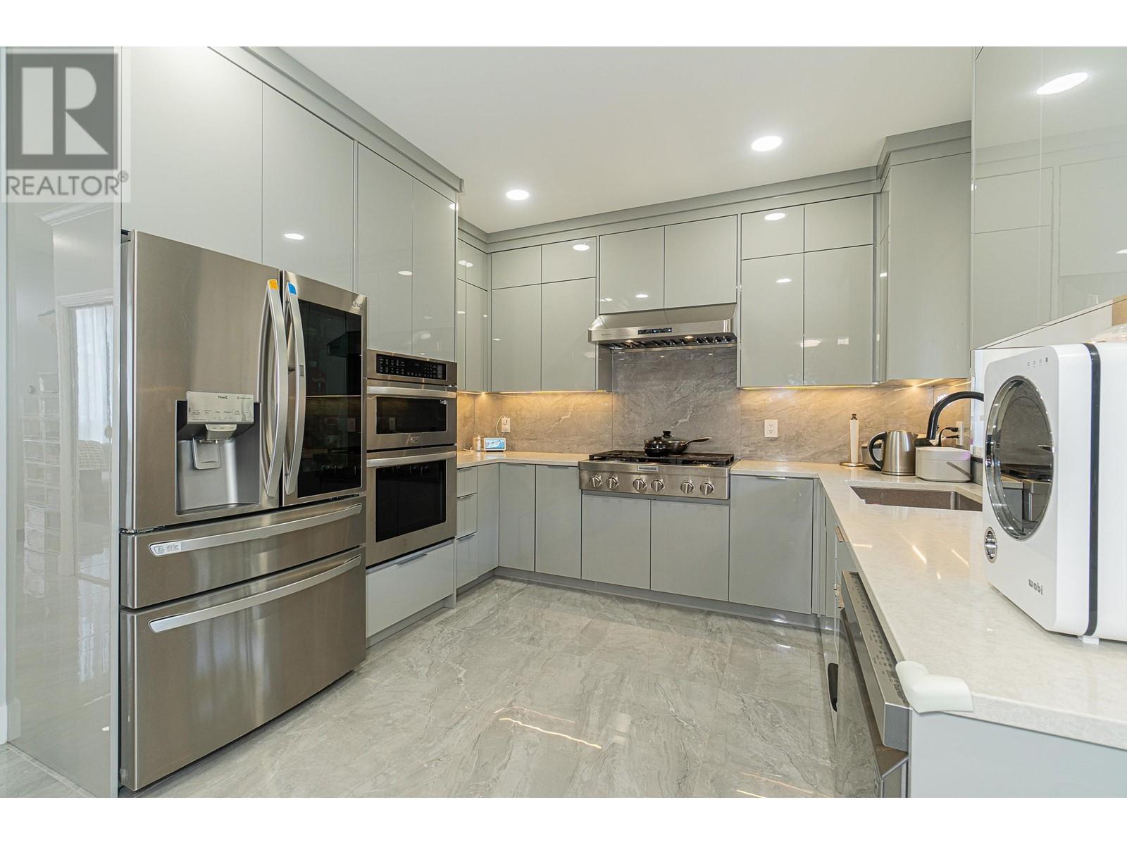 Listing Picture 6 of 31 : 7 7060 BLUNDELL ROAD, Richmond / 烈治文 - 魯藝地產 Yvonne Lu Group - MLS Medallion Club Member