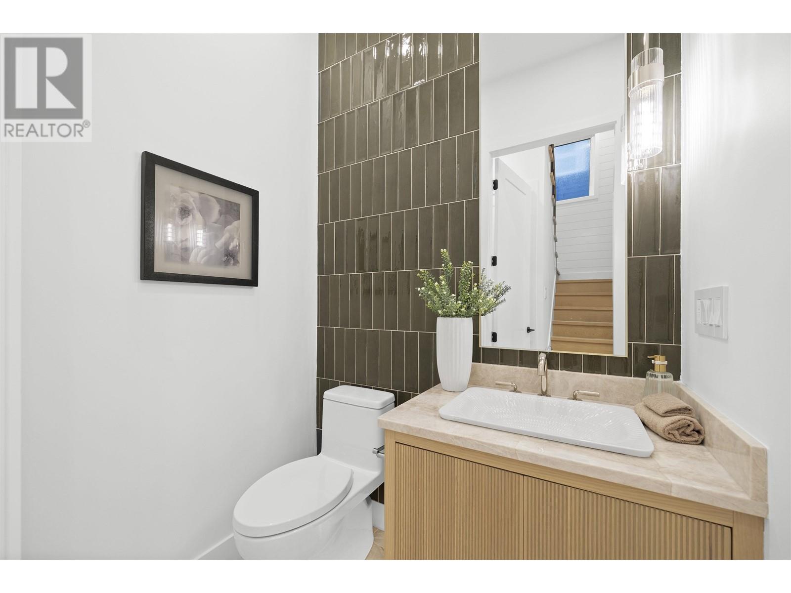 Listing Picture 12 of 27 : 1 1722 E 6TH AVENUE, Vancouver / 溫哥華 - 魯藝地產 Yvonne Lu Group - MLS Medallion Club Member