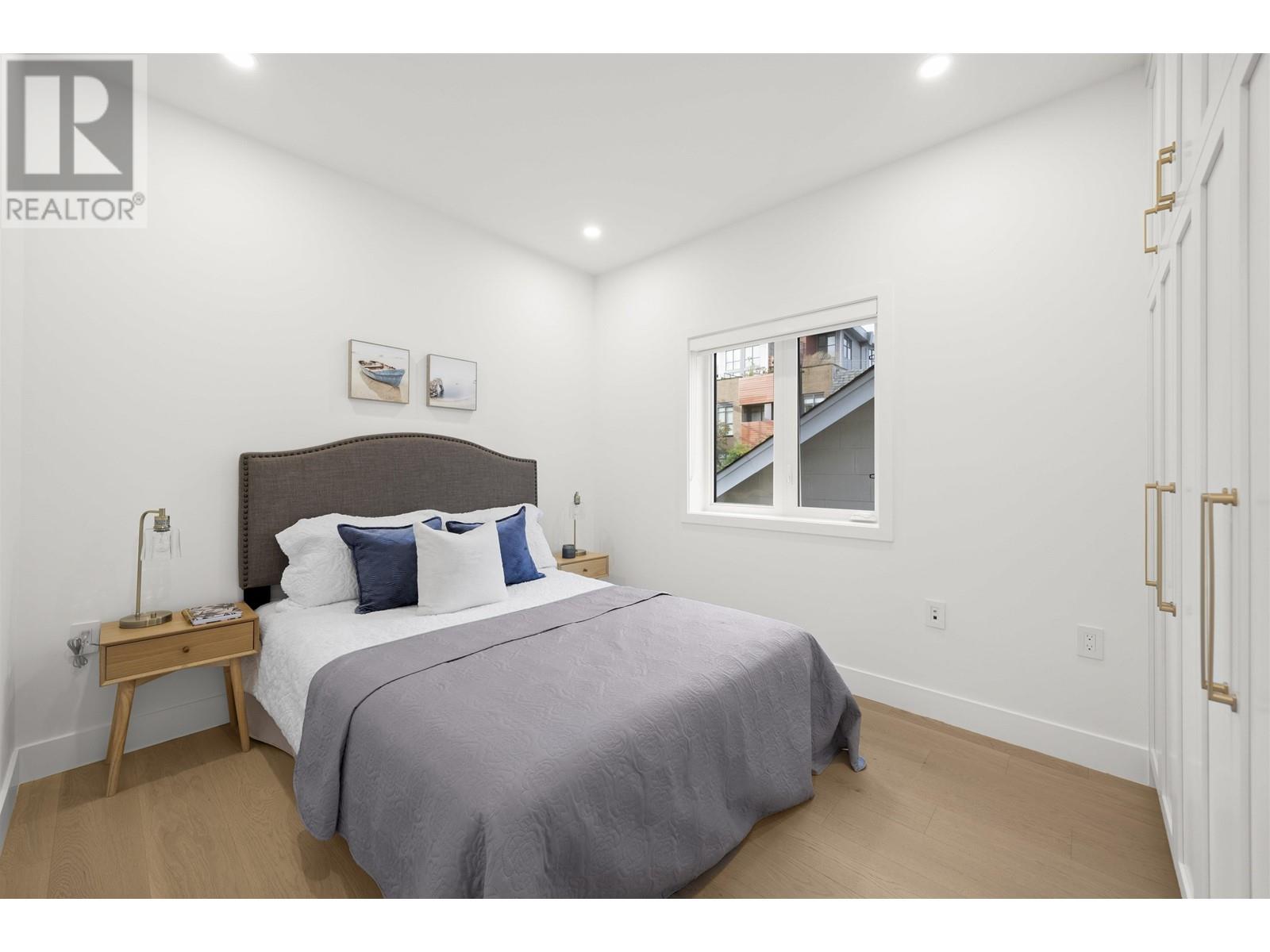 Listing Picture 18 of 27 : 1 1722 E 6TH AVENUE, Vancouver / 溫哥華 - 魯藝地產 Yvonne Lu Group - MLS Medallion Club Member