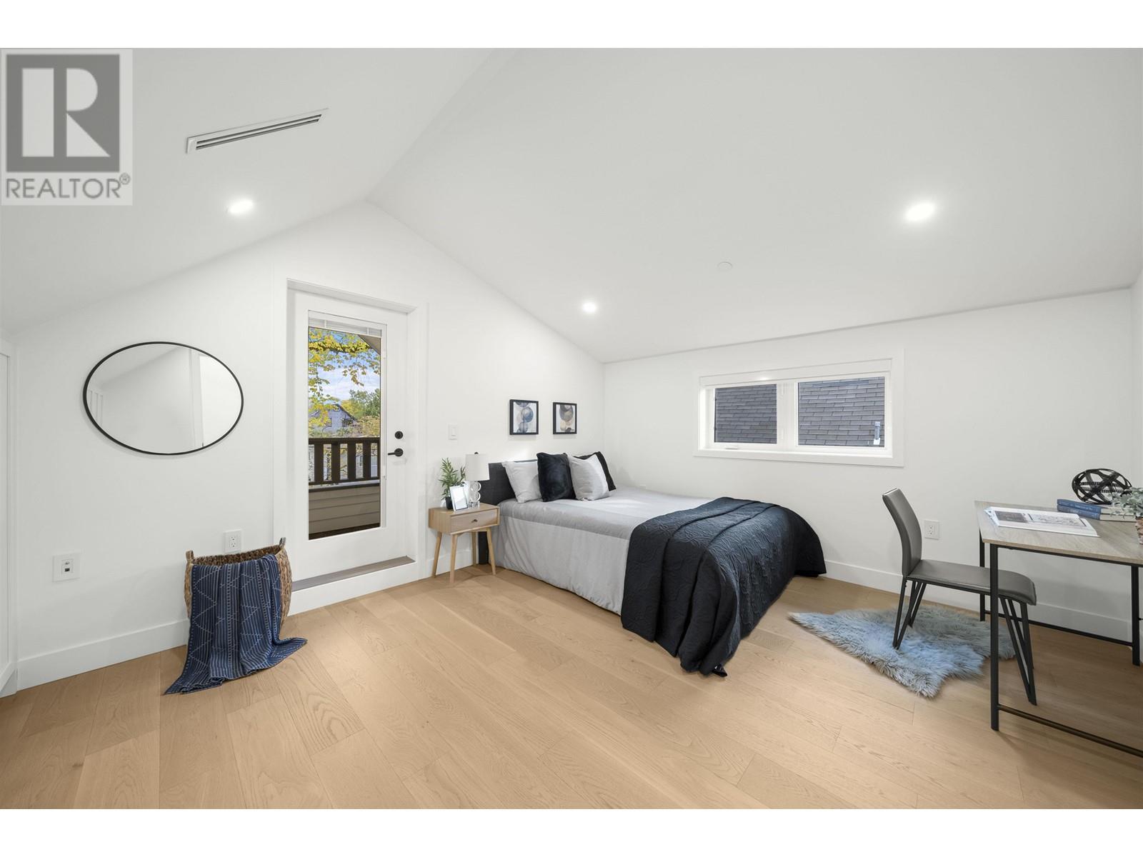 Listing Picture 20 of 27 : 1 1722 E 6TH AVENUE, Vancouver / 溫哥華 - 魯藝地產 Yvonne Lu Group - MLS Medallion Club Member