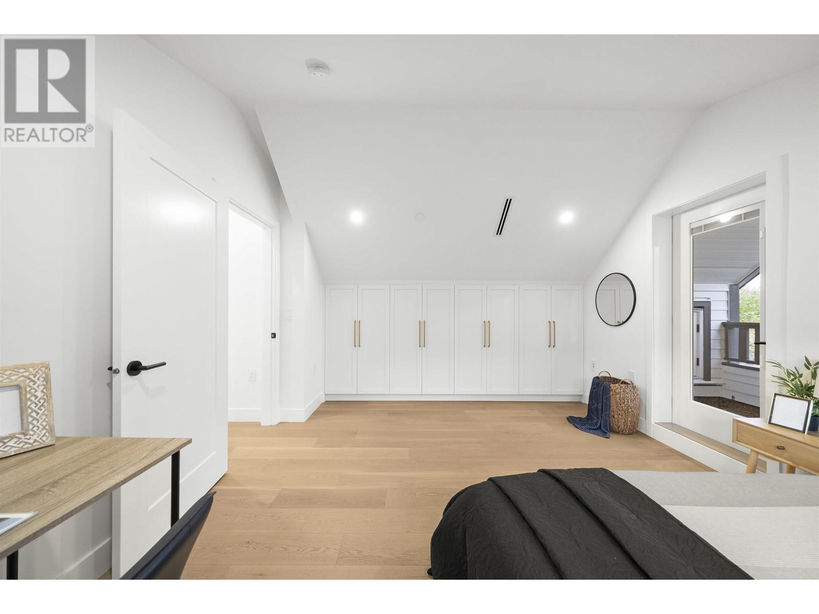 Listing Picture 21 of 27 : 1 1722 E 6TH AVENUE, Vancouver / 溫哥華 - 魯藝地產 Yvonne Lu Group - MLS Medallion Club Member