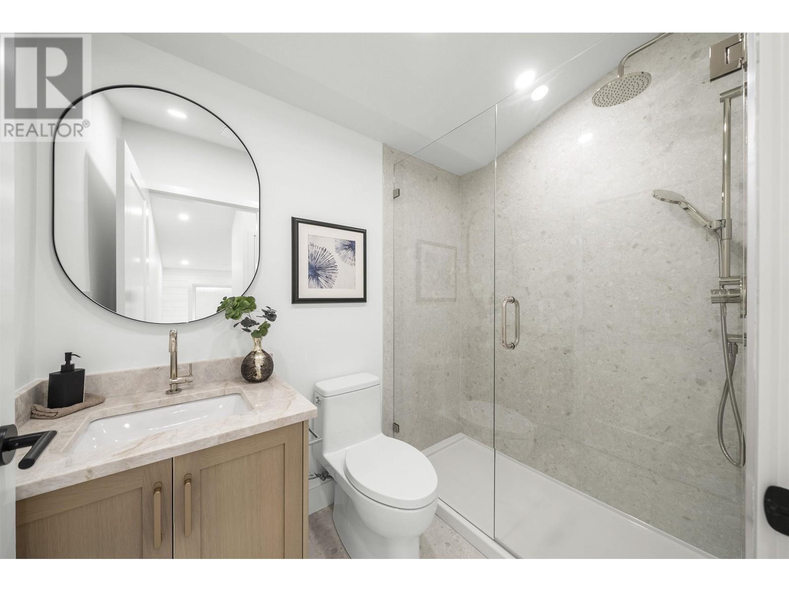 Listing Picture 22 of 27 : 1 1722 E 6TH AVENUE, Vancouver / 溫哥華 - 魯藝地產 Yvonne Lu Group - MLS Medallion Club Member