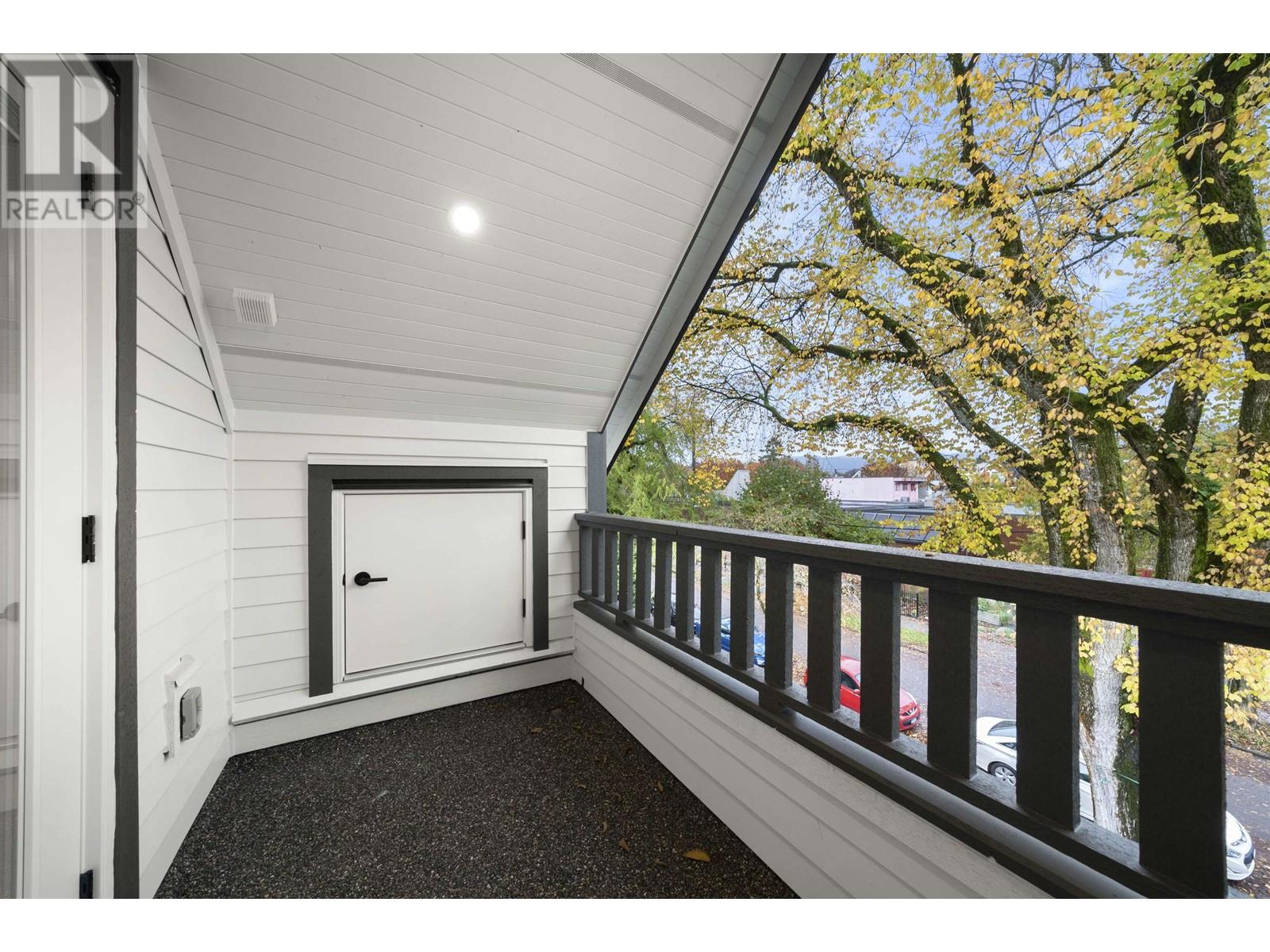 Listing Picture 23 of 27 : 1 1722 E 6TH AVENUE, Vancouver / 溫哥華 - 魯藝地產 Yvonne Lu Group - MLS Medallion Club Member