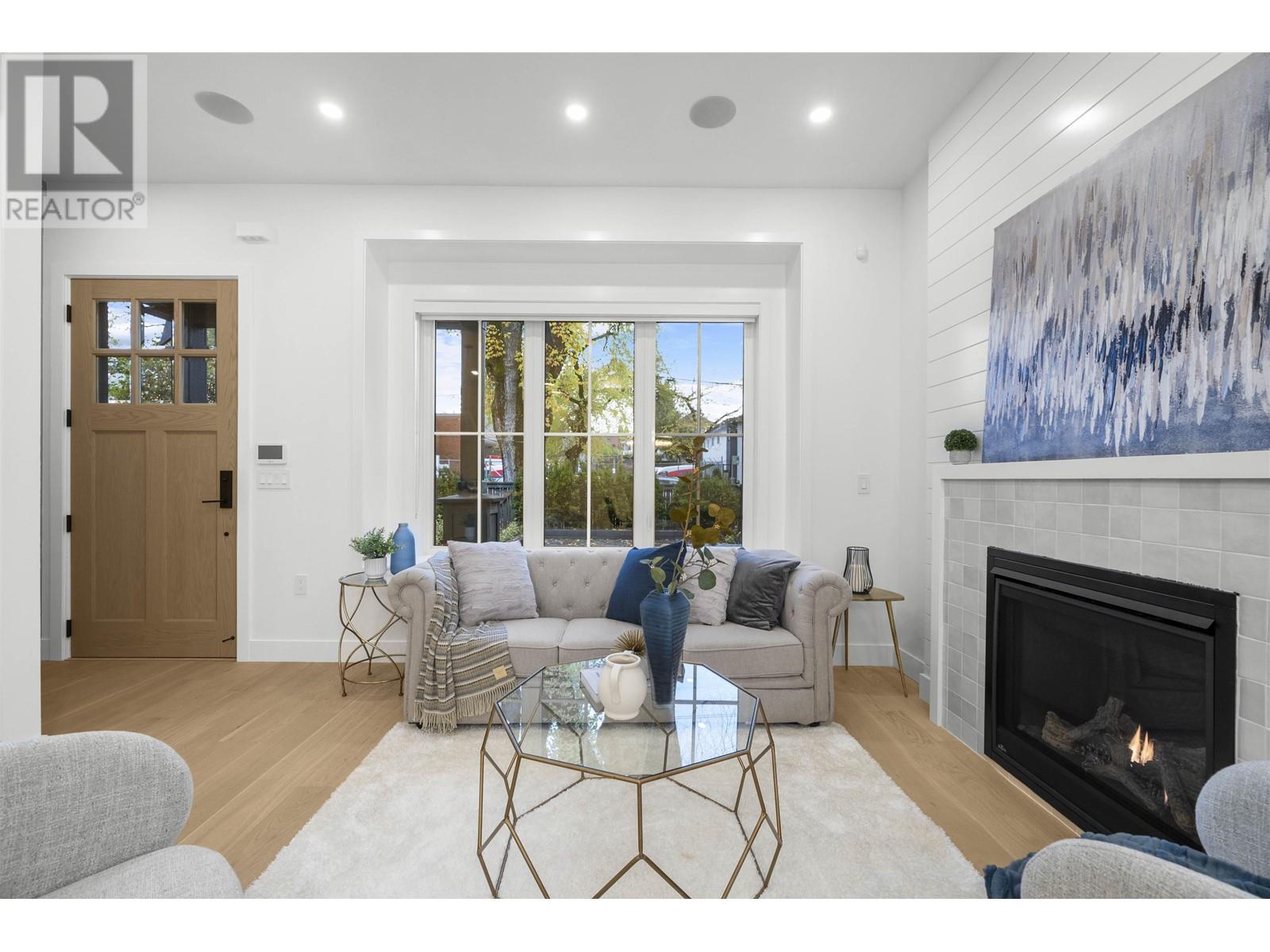 Listing Picture 7 of 27 : 1 1722 E 6TH AVENUE, Vancouver / 溫哥華 - 魯藝地產 Yvonne Lu Group - MLS Medallion Club Member