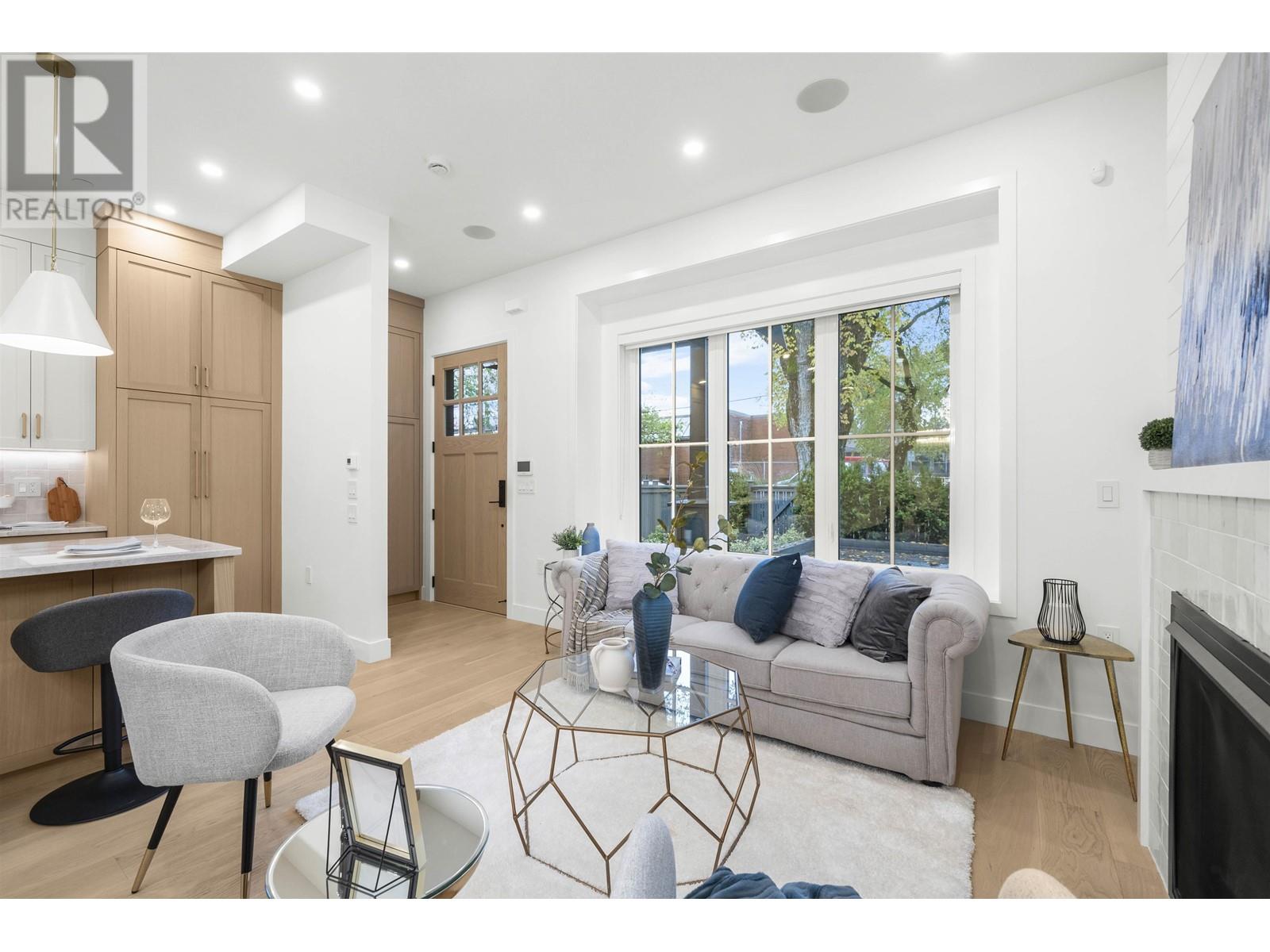 Listing Picture 9 of 27 : 1 1722 E 6TH AVENUE, Vancouver / 溫哥華 - 魯藝地產 Yvonne Lu Group - MLS Medallion Club Member