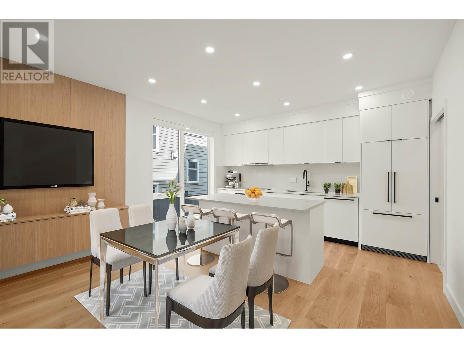 Property at 1904 E 8TH AVENUE image 3