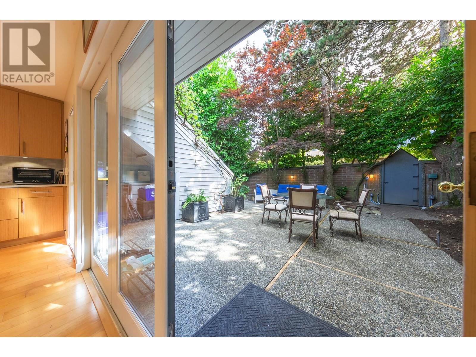 Listing Picture 14 of 32 : 4560 BELMONT AVENUE, Vancouver / 溫哥華 - 魯藝地產 Yvonne Lu Group - MLS Medallion Club Member