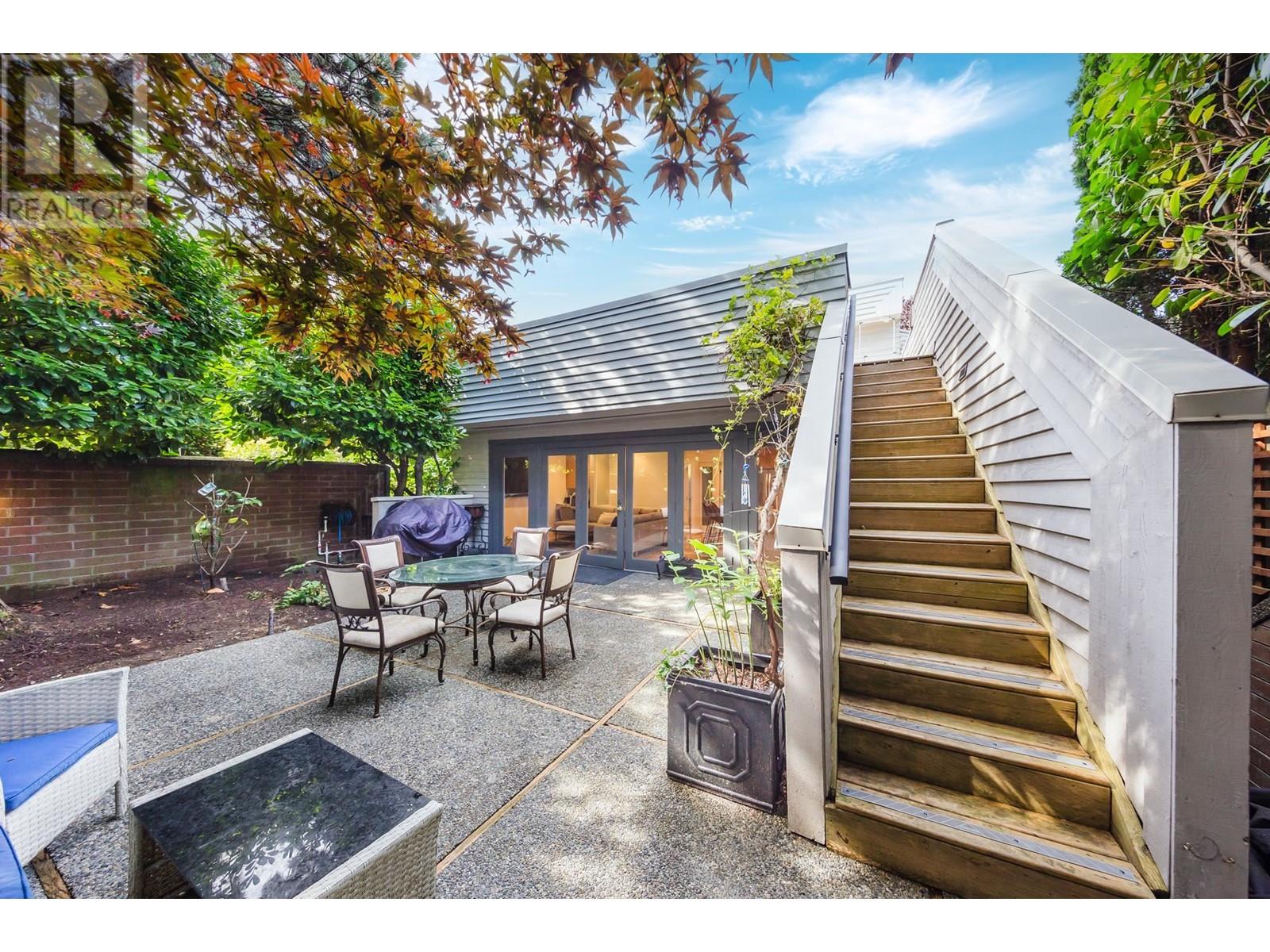 Listing Picture 16 of 32 : 4560 BELMONT AVENUE, Vancouver / 溫哥華 - 魯藝地產 Yvonne Lu Group - MLS Medallion Club Member