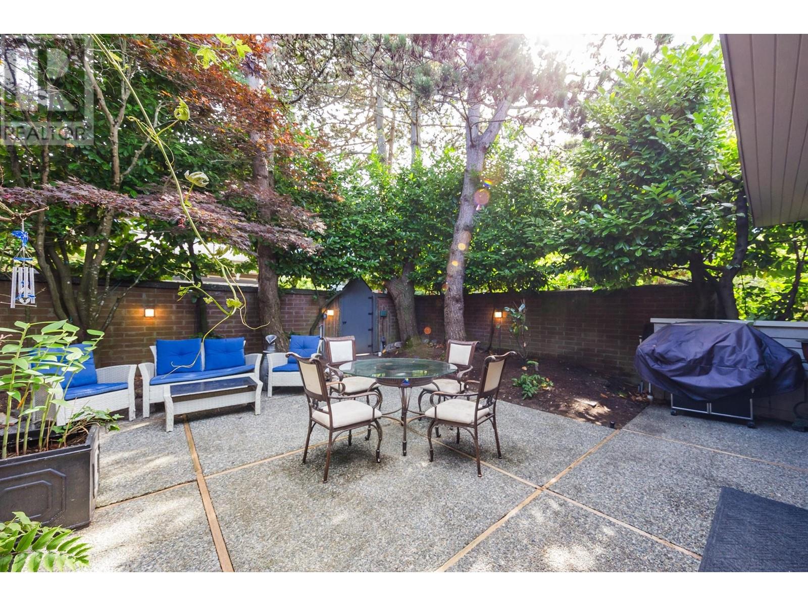 Listing Picture 17 of 32 : 4560 BELMONT AVENUE, Vancouver / 溫哥華 - 魯藝地產 Yvonne Lu Group - MLS Medallion Club Member