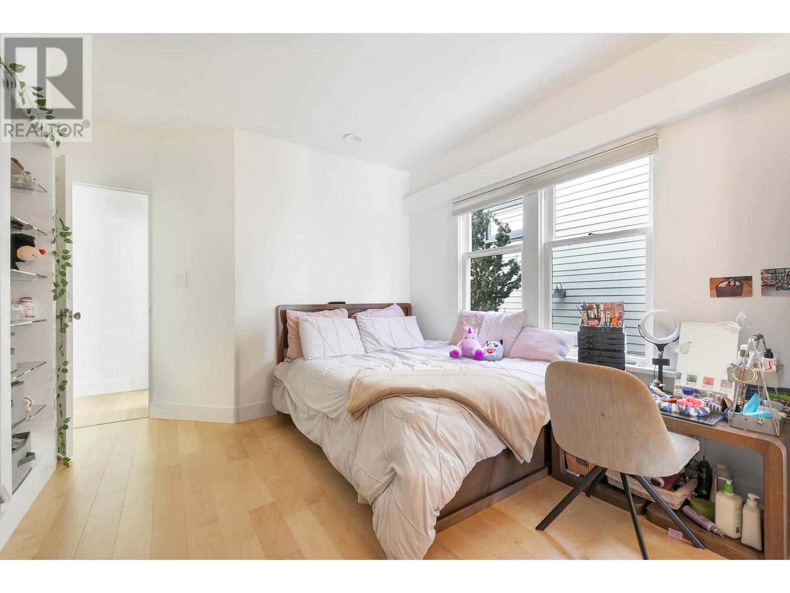 Listing Picture 18 of 32 : 4560 BELMONT AVENUE, Vancouver / 溫哥華 - 魯藝地產 Yvonne Lu Group - MLS Medallion Club Member