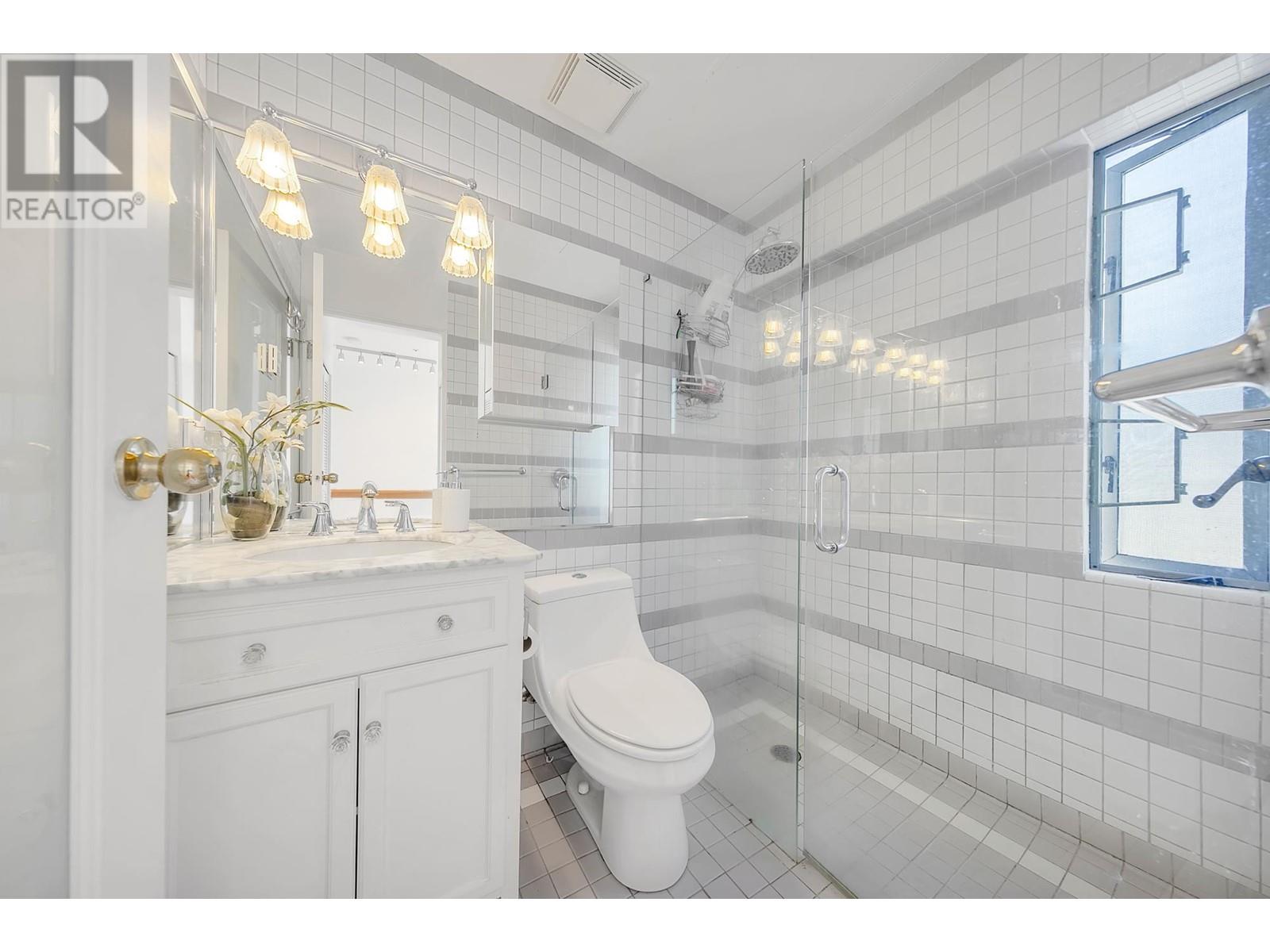 Listing Picture 27 of 32 : 4560 BELMONT AVENUE, Vancouver / 溫哥華 - 魯藝地產 Yvonne Lu Group - MLS Medallion Club Member