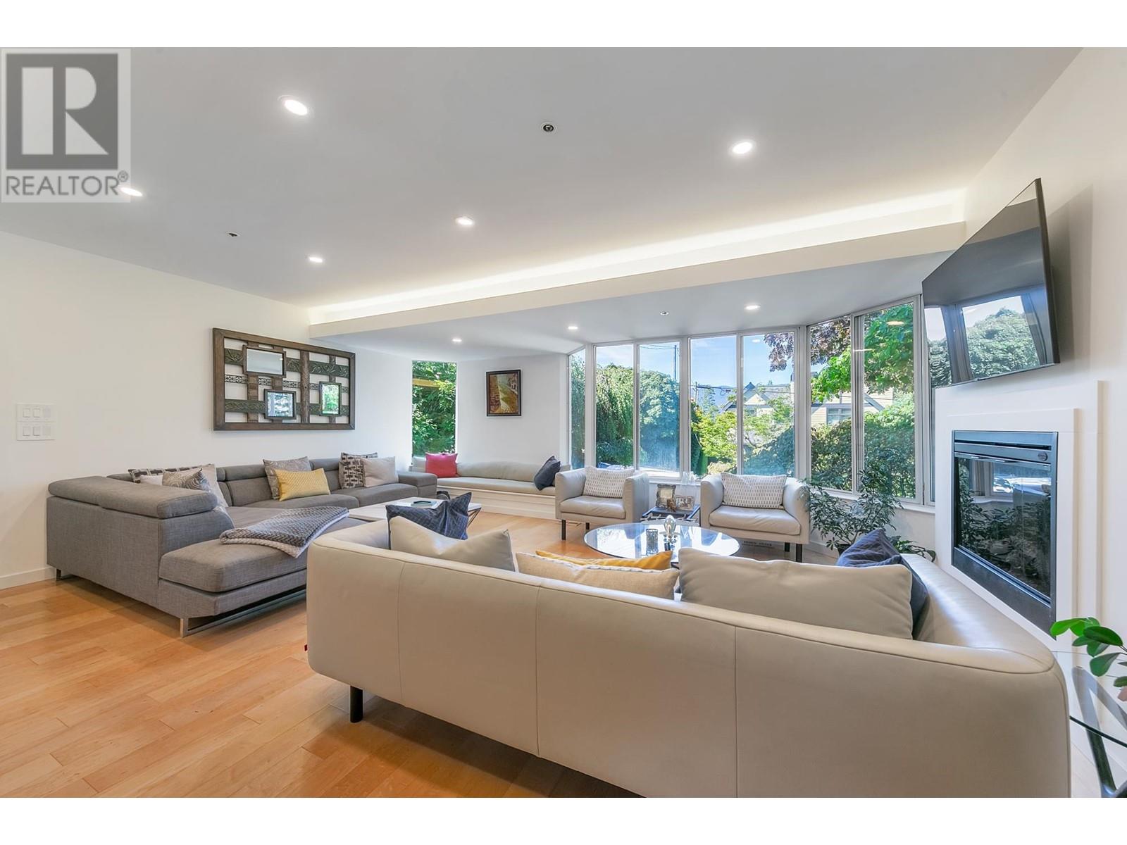 Listing Picture 5 of 32 : 4560 BELMONT AVENUE, Vancouver / 溫哥華 - 魯藝地產 Yvonne Lu Group - MLS Medallion Club Member