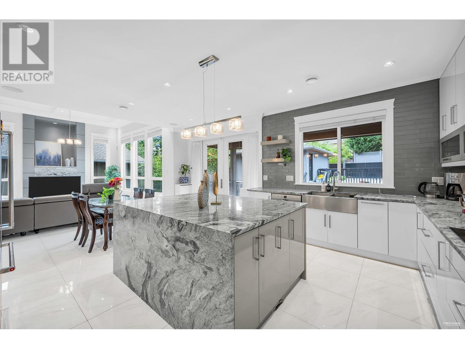 4337 Percival Avenue, Burnaby, British Columbia  V5G 3S4 - Photo 10 - R2957327