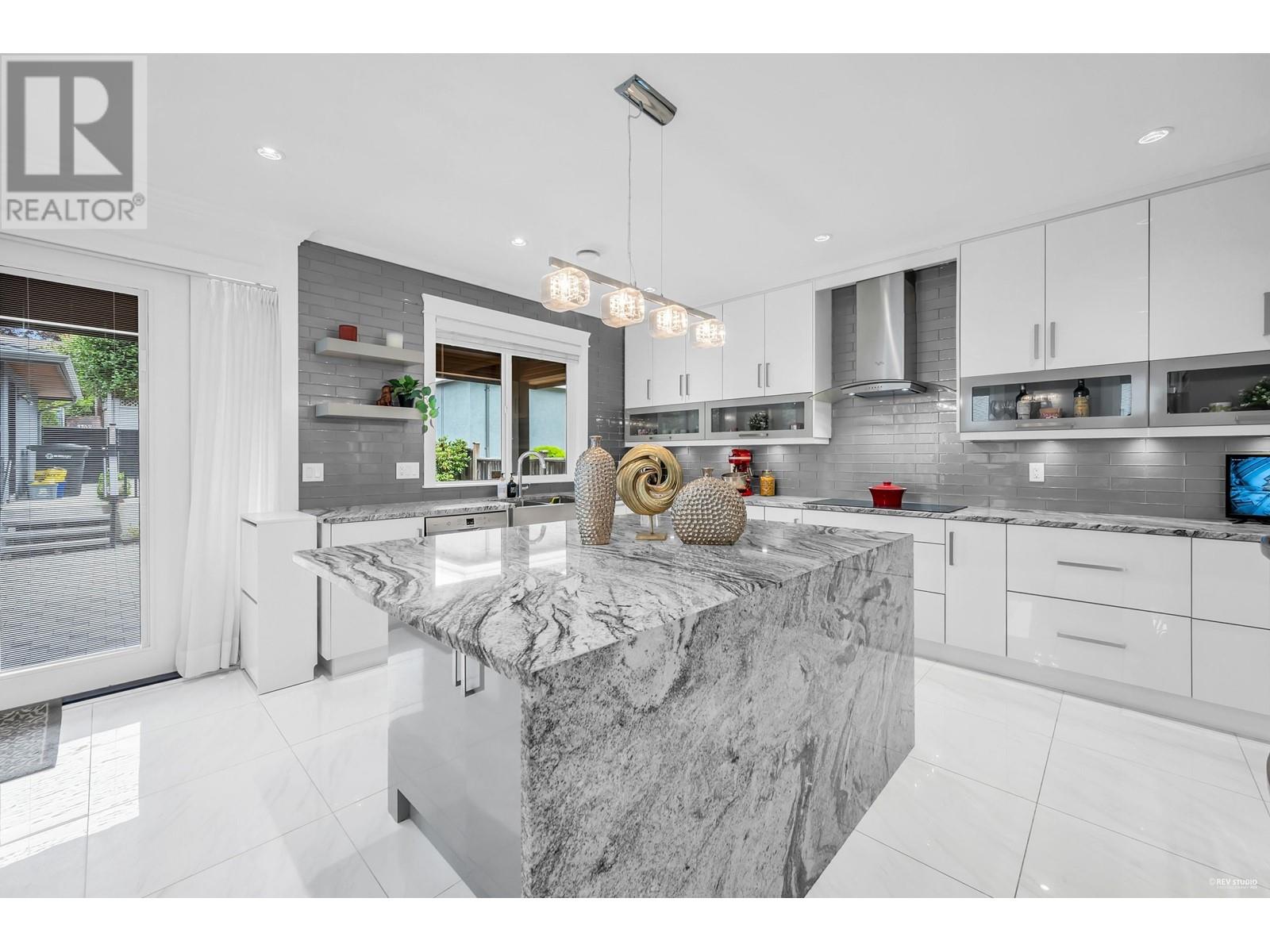 4337 Percival Avenue, Burnaby, British Columbia  V5G 3S4 - Photo 11 - R2957327