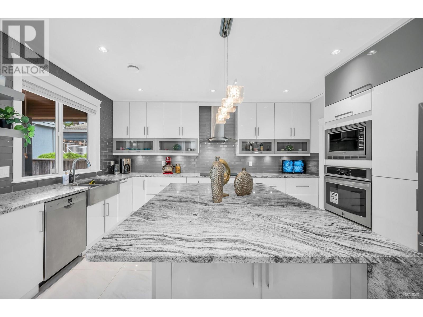 4337 Percival Avenue, Burnaby, British Columbia  V5G 3S4 - Photo 12 - R2957327
