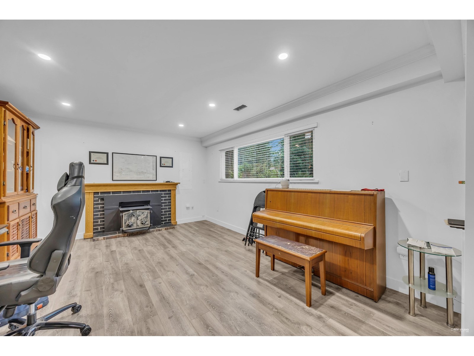 Property at 3854 196A STREET image 5