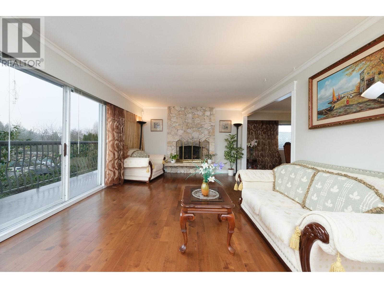 6140 Buckingham Place, Burnaby, British Columbia  V5E 3W5 - Photo 3 - R2955443