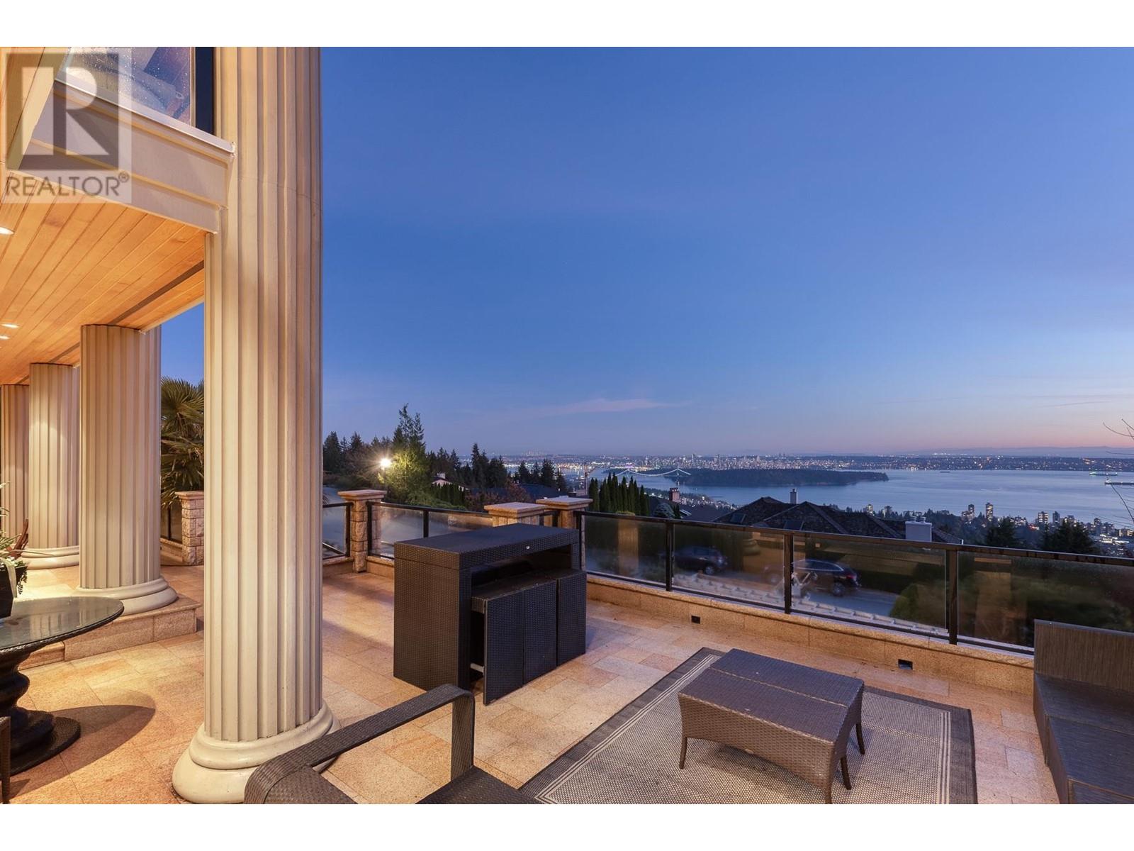 2533 Westhill Drive, West Vancouver, British Columbia  V7S 3A3 - Photo 2 - R2957181