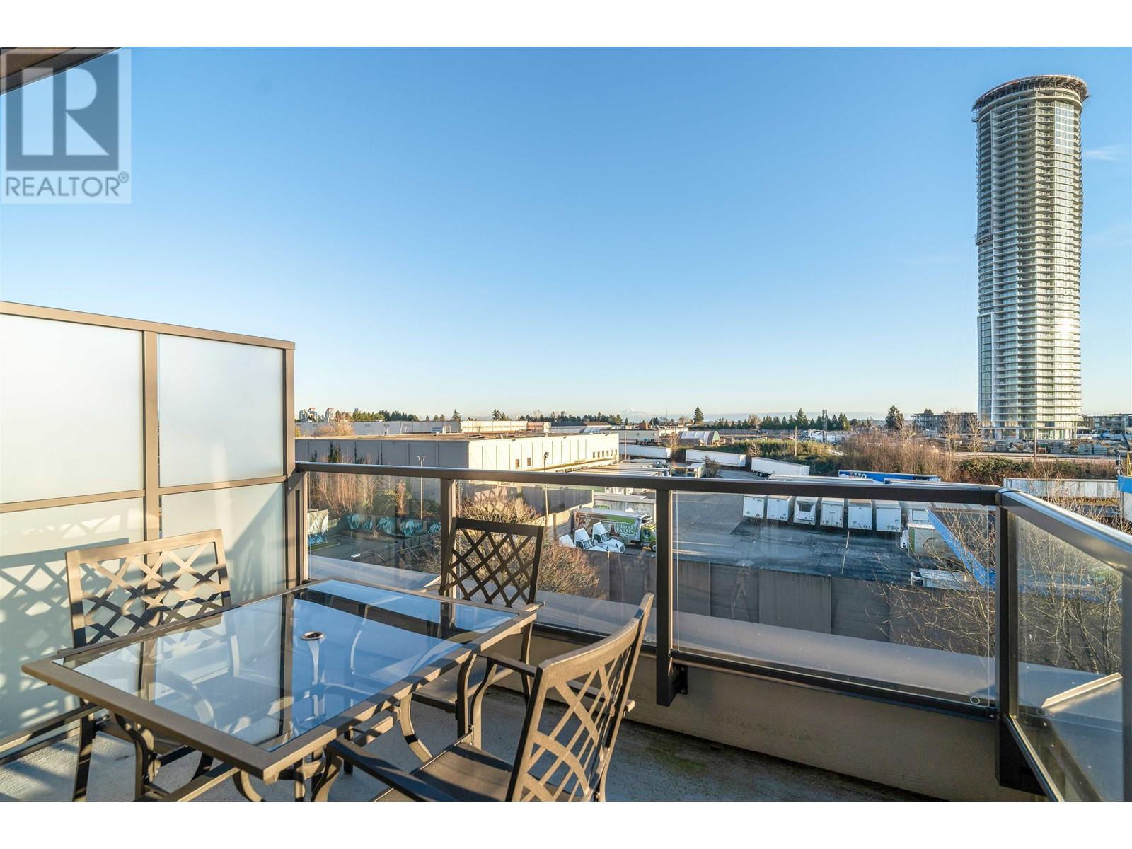 Listing Picture 20 of 29 : 610 7169 14TH AVENUE, Burnaby / 本拿比 - 魯藝地產 Yvonne Lu Group - MLS Medallion Club Member