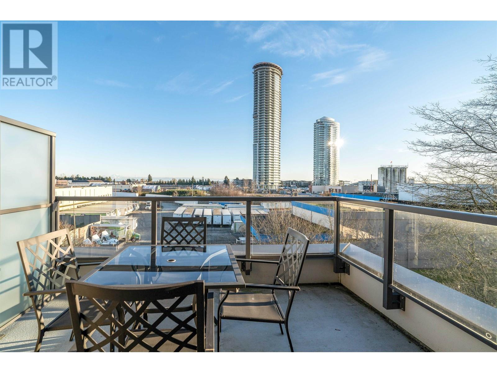 Listing Picture 15 of 29 : 610 7169 14TH AVENUE, Burnaby / 本拿比 - 魯藝地產 Yvonne Lu Group - MLS Medallion Club Member