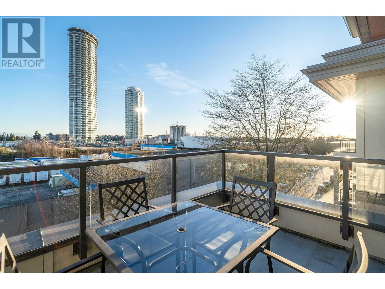 Listing Picture 19 of 29 : 610 7169 14TH AVENUE, Burnaby / 本拿比 - 魯藝地產 Yvonne Lu Group - MLS Medallion Club Member