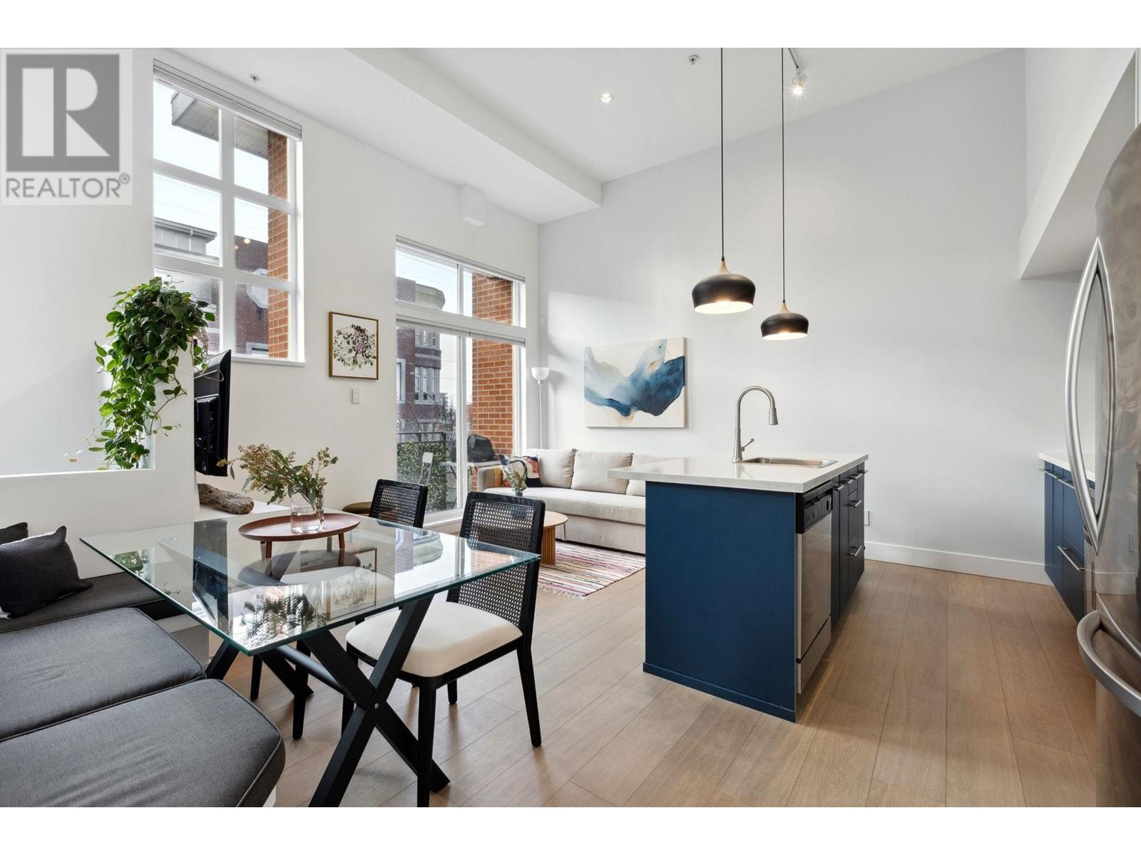 2838 Watson Street, Vancouver, British Columbia  V5T 3H3 - Photo 1 - R2956756