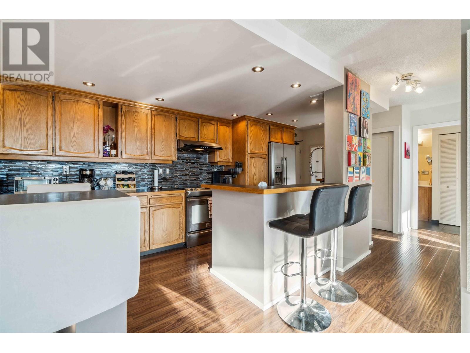 1005 620 Seventh Avenue, New Westminster, British Columbia V3M 5T6 - Photo 4 - R2957055