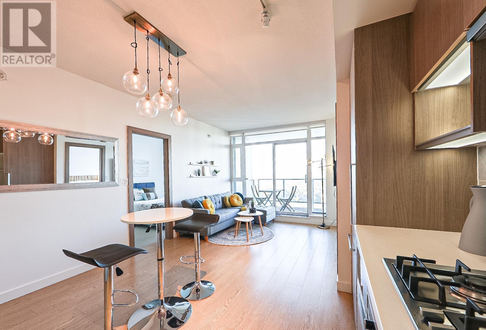 Listing Picture 4 of 25 : 3910 6538 NELSON AVENUE, Burnaby / 本拿比 - 魯藝地產 Yvonne Lu Group - MLS Medallion Club Member