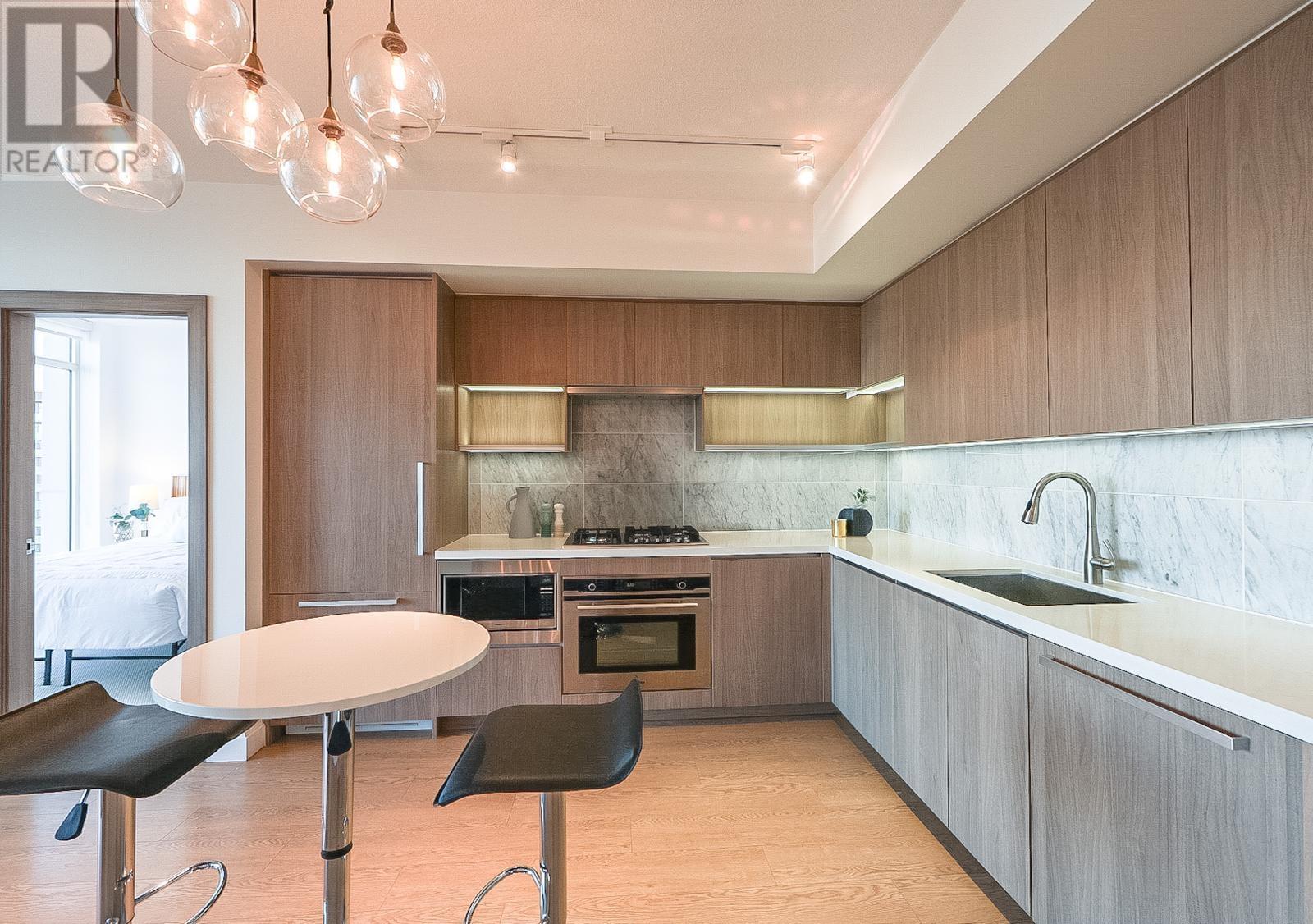 Listing Picture 6 of 25 : 3910 6538 NELSON AVENUE, Burnaby / 本拿比 - 魯藝地產 Yvonne Lu Group - MLS Medallion Club Member