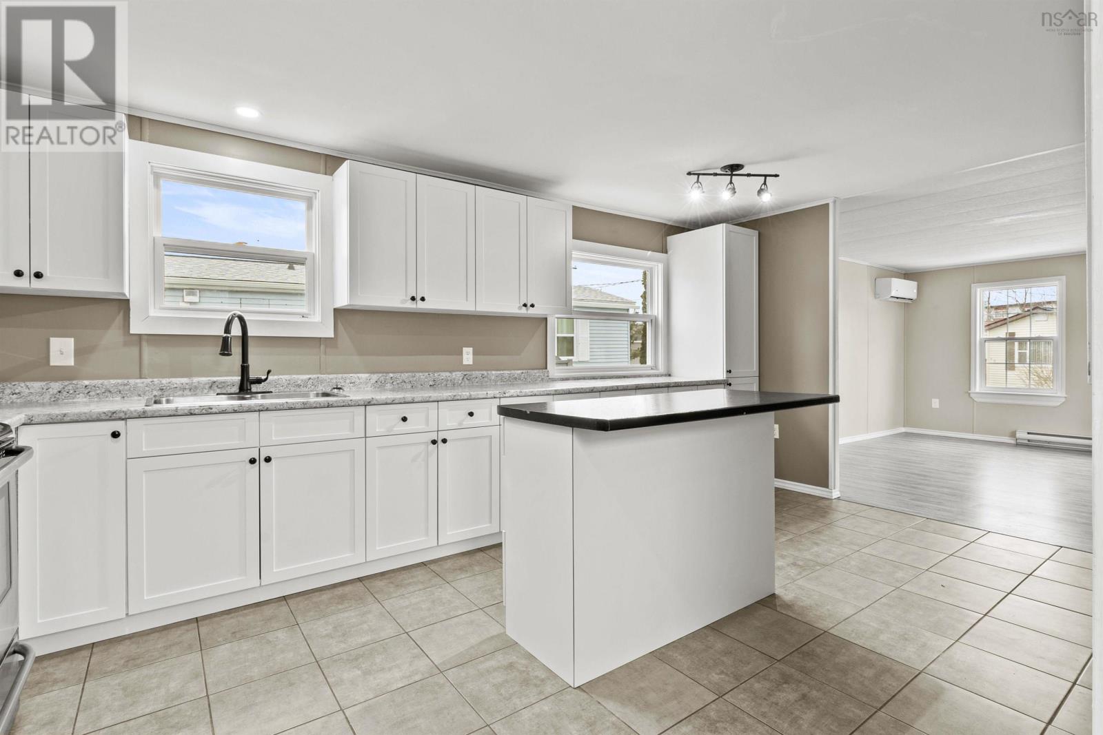 Property at 490 Glen Rise Drive image 4