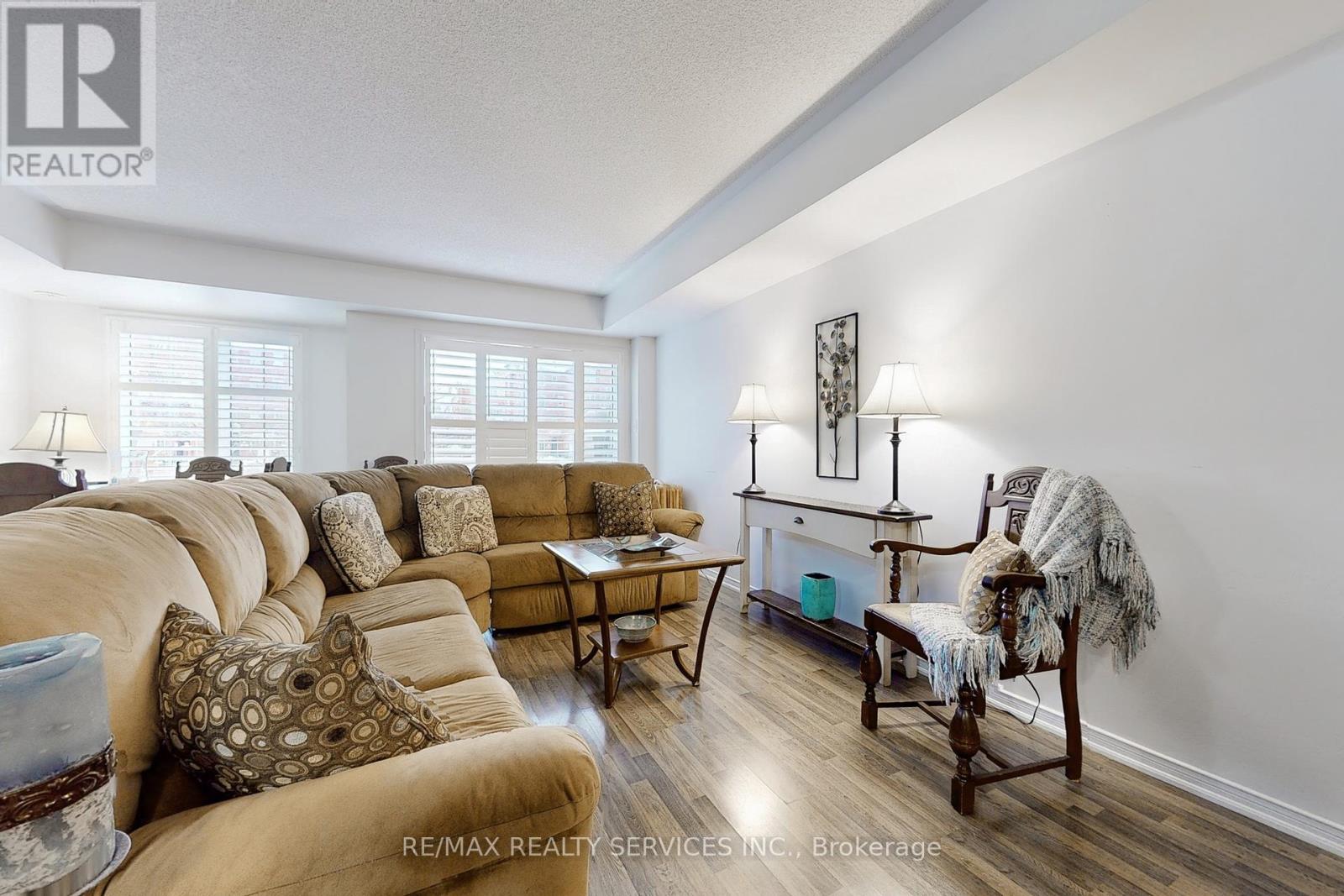 2 - 39 Hays Boulevard N, Oakville, Ontario  L6H 0J1 - Photo 5 - W11924197