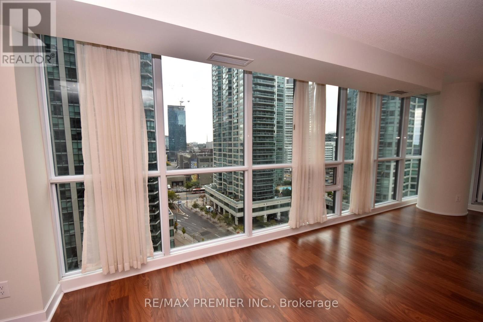 1208 - 33 Bay Street, Toronto, Ontario  M5J 2Z3 - Photo 15 - C11928497