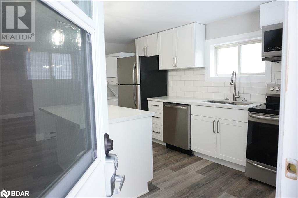 25 Simcoe Street, Penetanguishene, Ontario  L9M 1A8 - Photo 1 - 40690882