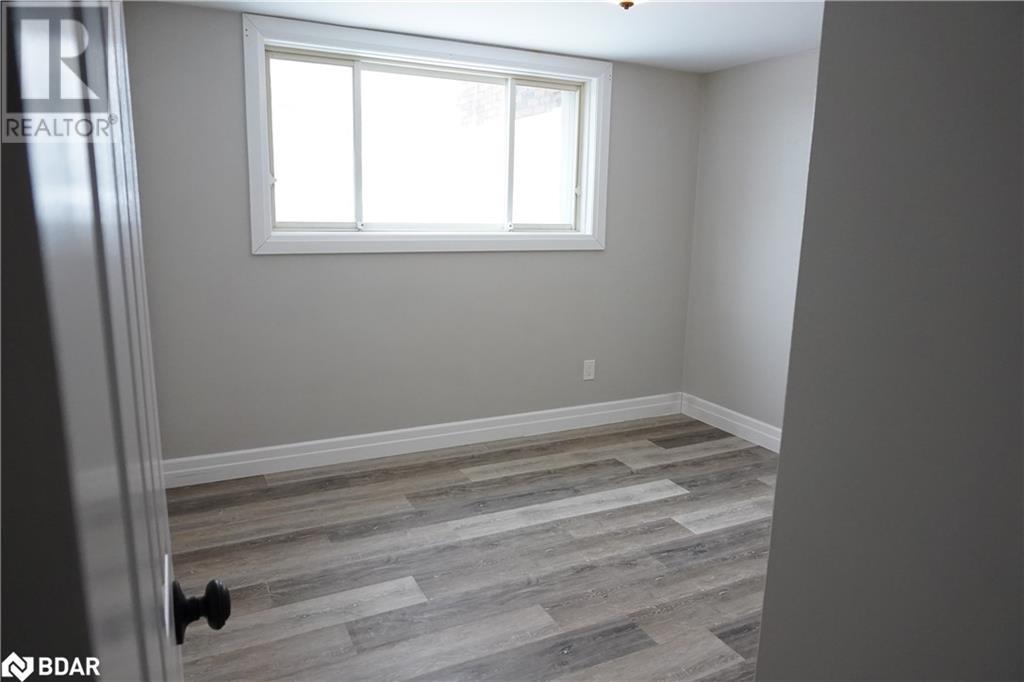 25 Simcoe Street, Penetanguishene, Ontario  L9M 1A8 - Photo 12 - 40690882