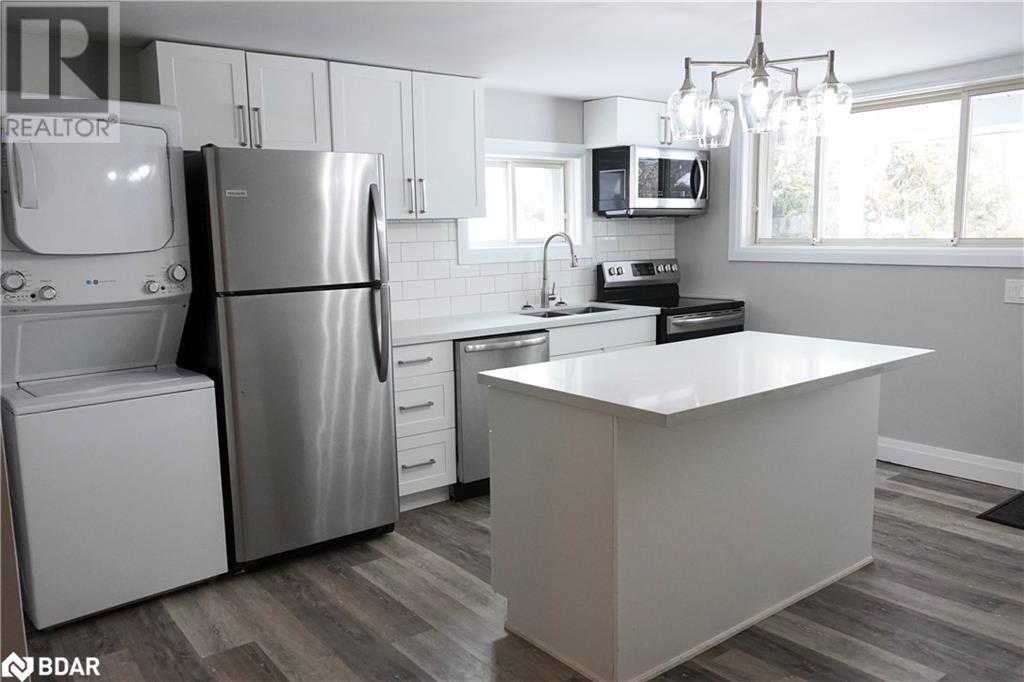 25 Simcoe Street, Penetanguishene, Ontario  L9M 1A8 - Photo 3 - 40690882
