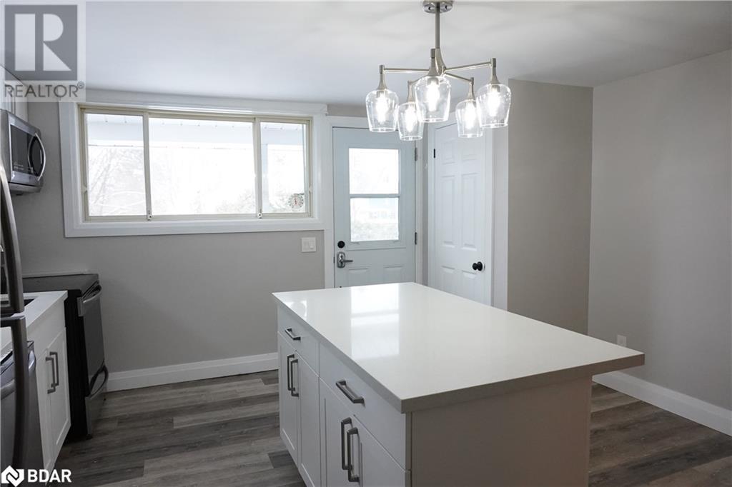 25 Simcoe Street, Penetanguishene, Ontario  L9M 1A8 - Photo 4 - 40690882
