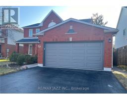 101 GLENABBEY DRIVE, Clarington, Ontario