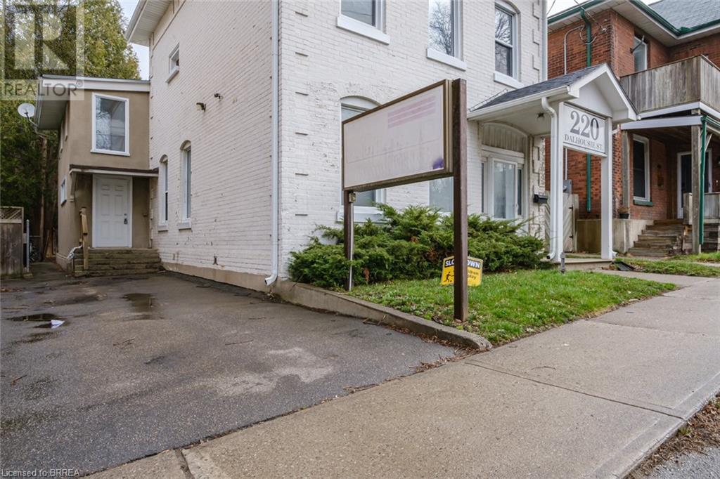 Property at 220 DALHOUSIE Street image 3
