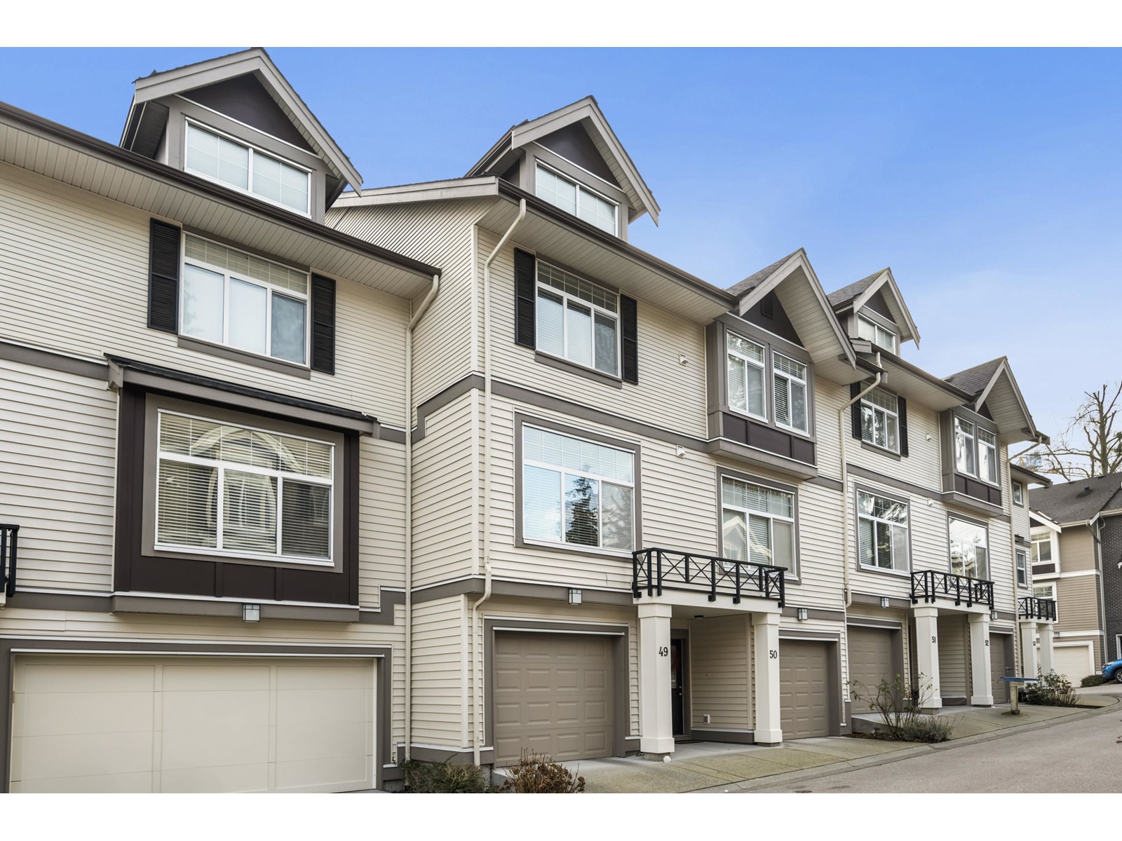 Property at 49 14377 60 AVENUE image 2