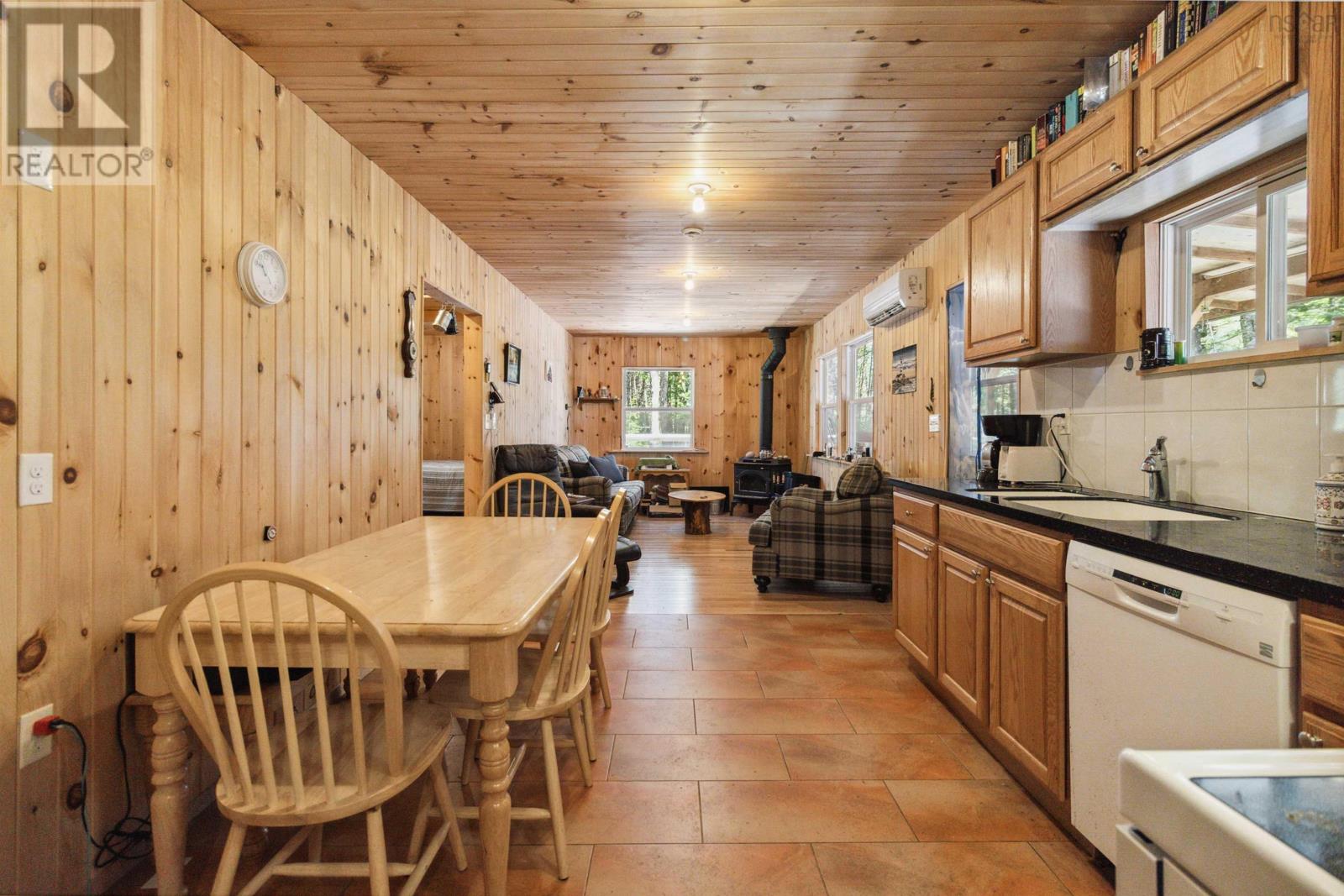 87 Edith's Point Road, South Brookfield, Nova Scotia  B0T 1K0 - Photo 12 - 202500734