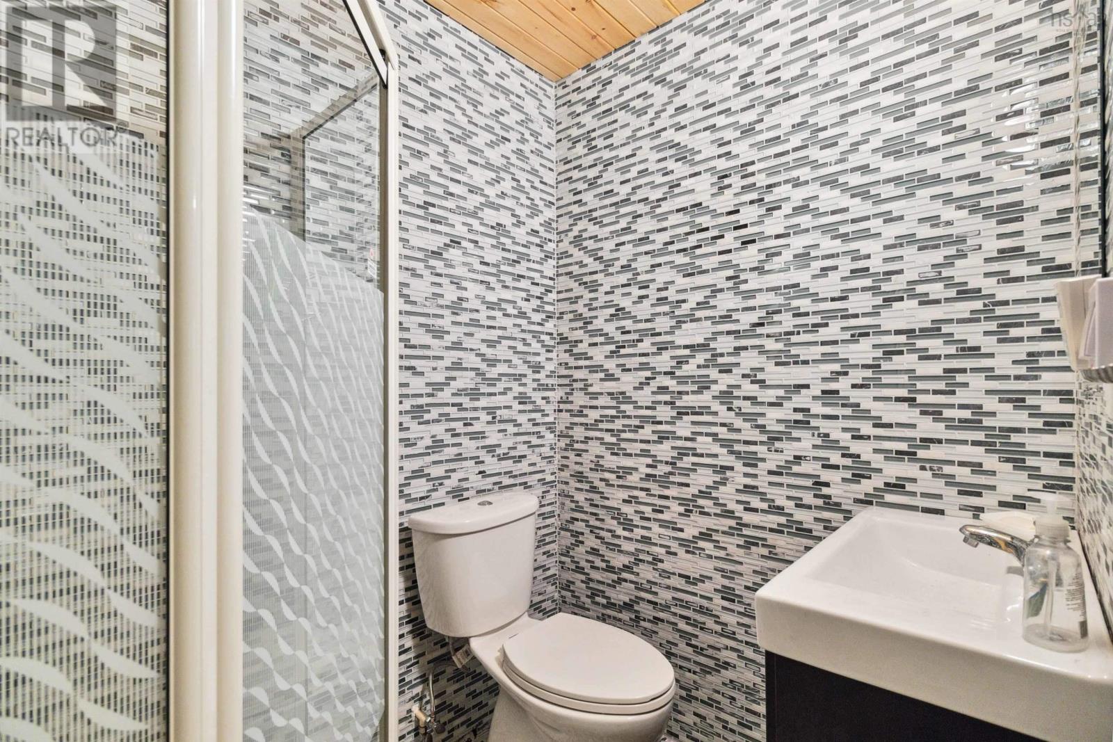 87 Edith's Point Road, South Brookfield, Nova Scotia  B0T 1K0 - Photo 34 - 202500734