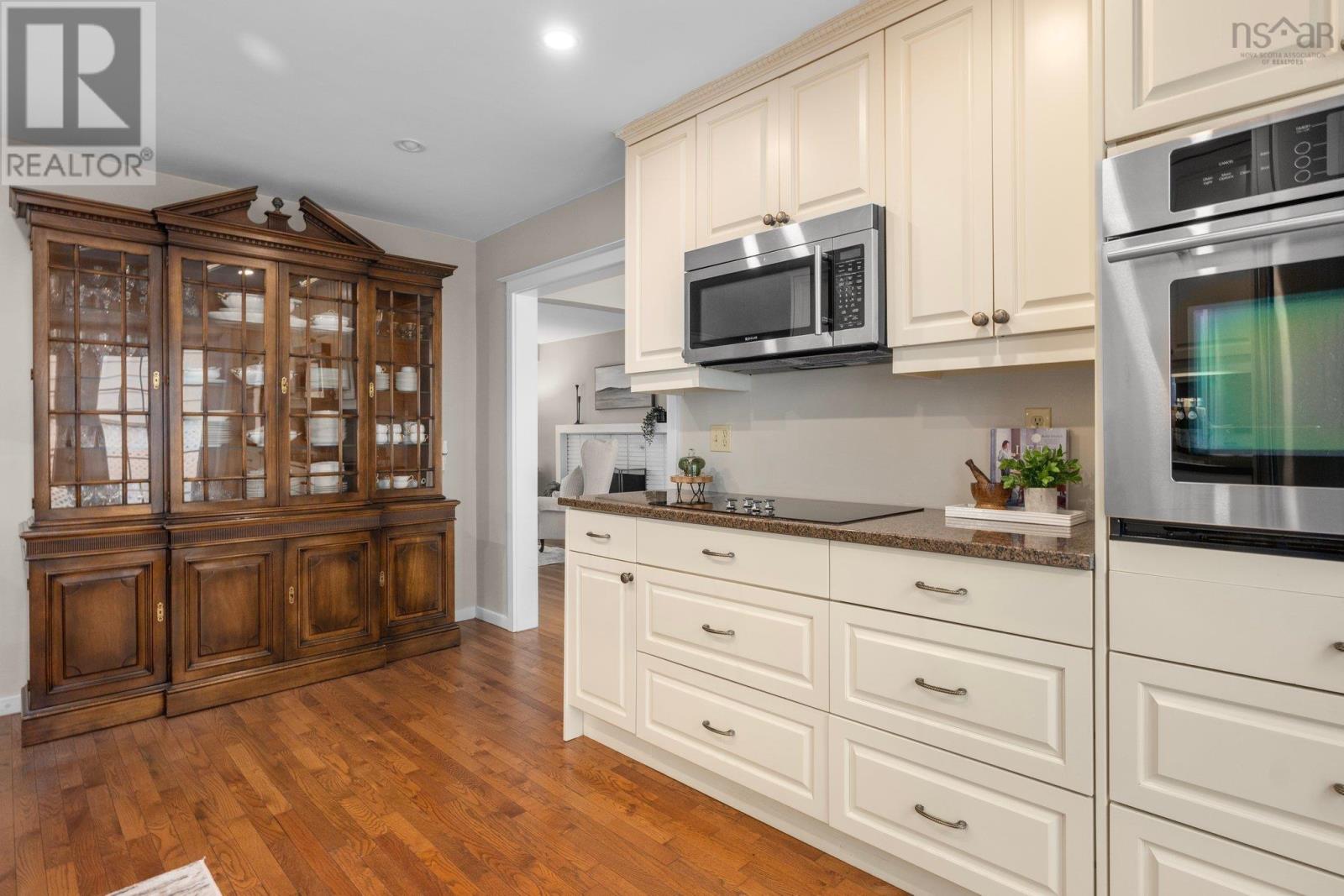 6138 & 6140 Inglis Street, Halifax, Nova Scotia  B3H 1L7 - Photo 17 - 202500977