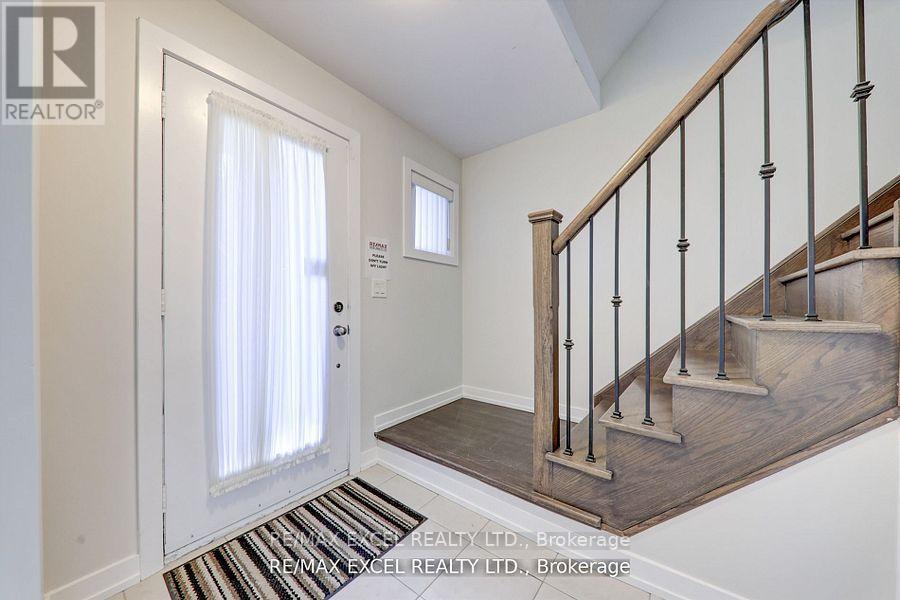 Property at 1011 - 55 LINDCREST MANOR image 3