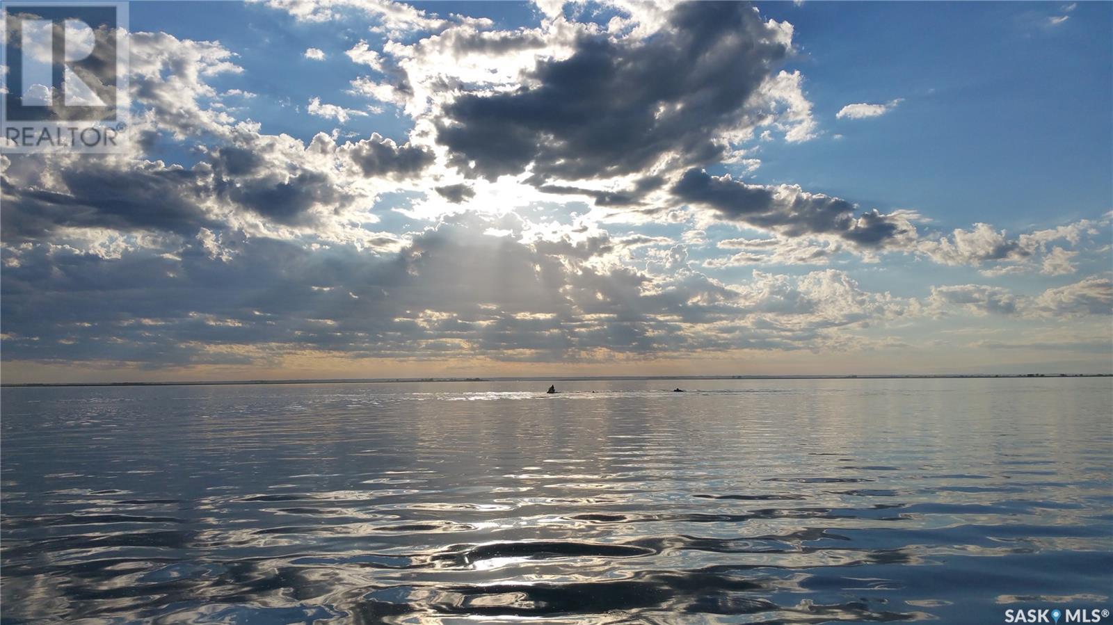25 Canyon Beach BAY, last mountain lake east side, Saskatchewan