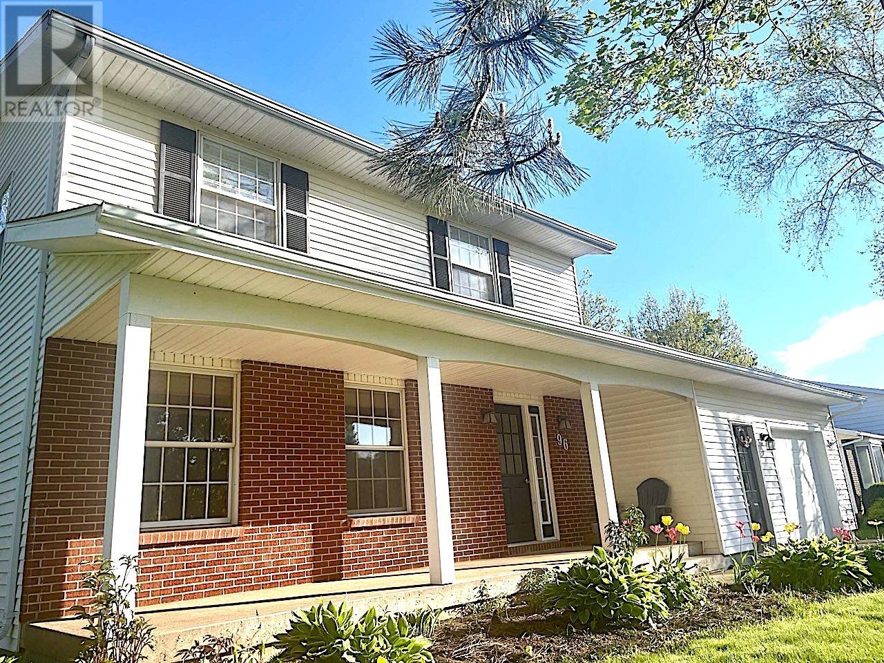 Property at 96 Nassau St. image 4