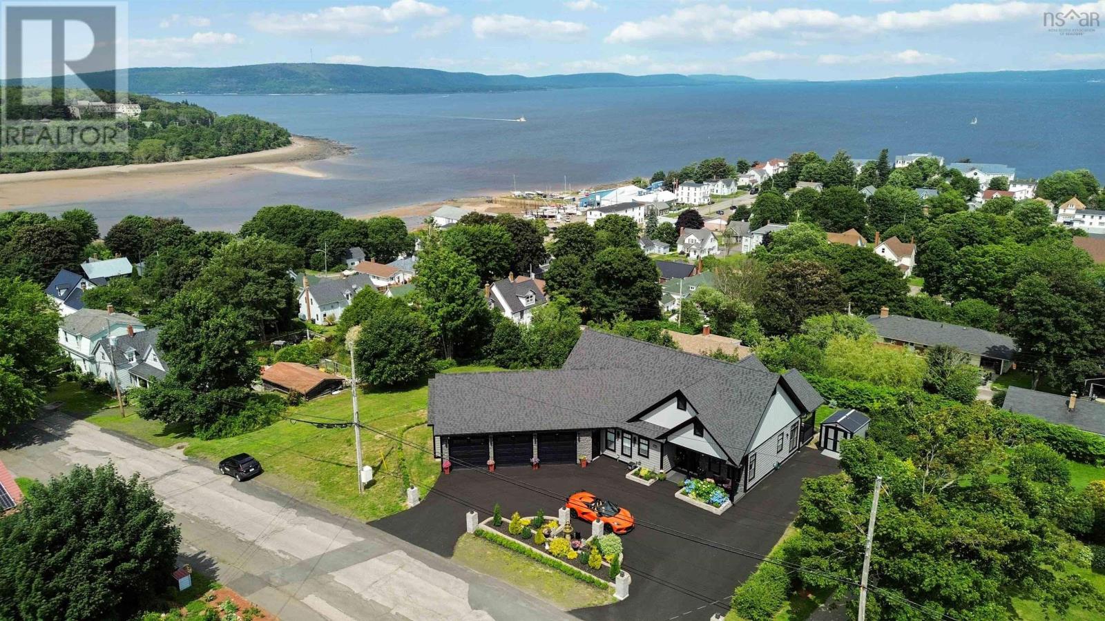 180 King Street, Digby, Nova Scotia  B0V 1A0 - Photo 2 - 202501036