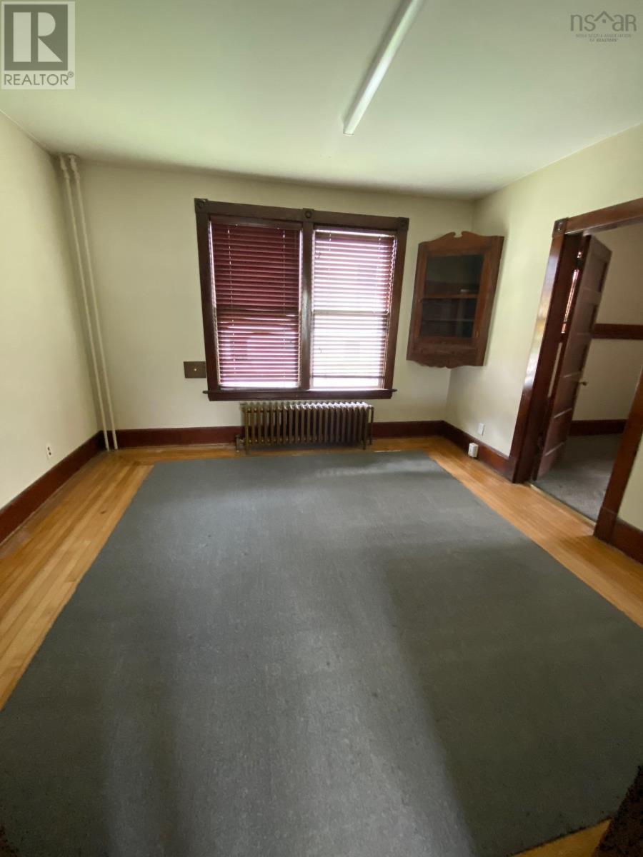 93 Dufferin Street, Bridgewater, Nova Scotia  B4V 2G4 - Photo 10 - 202501097