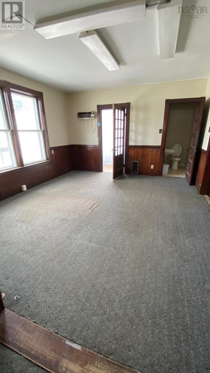 93 Dufferin Street, Bridgewater, Nova Scotia  B4V 2G4 - Photo 13 - 202501097